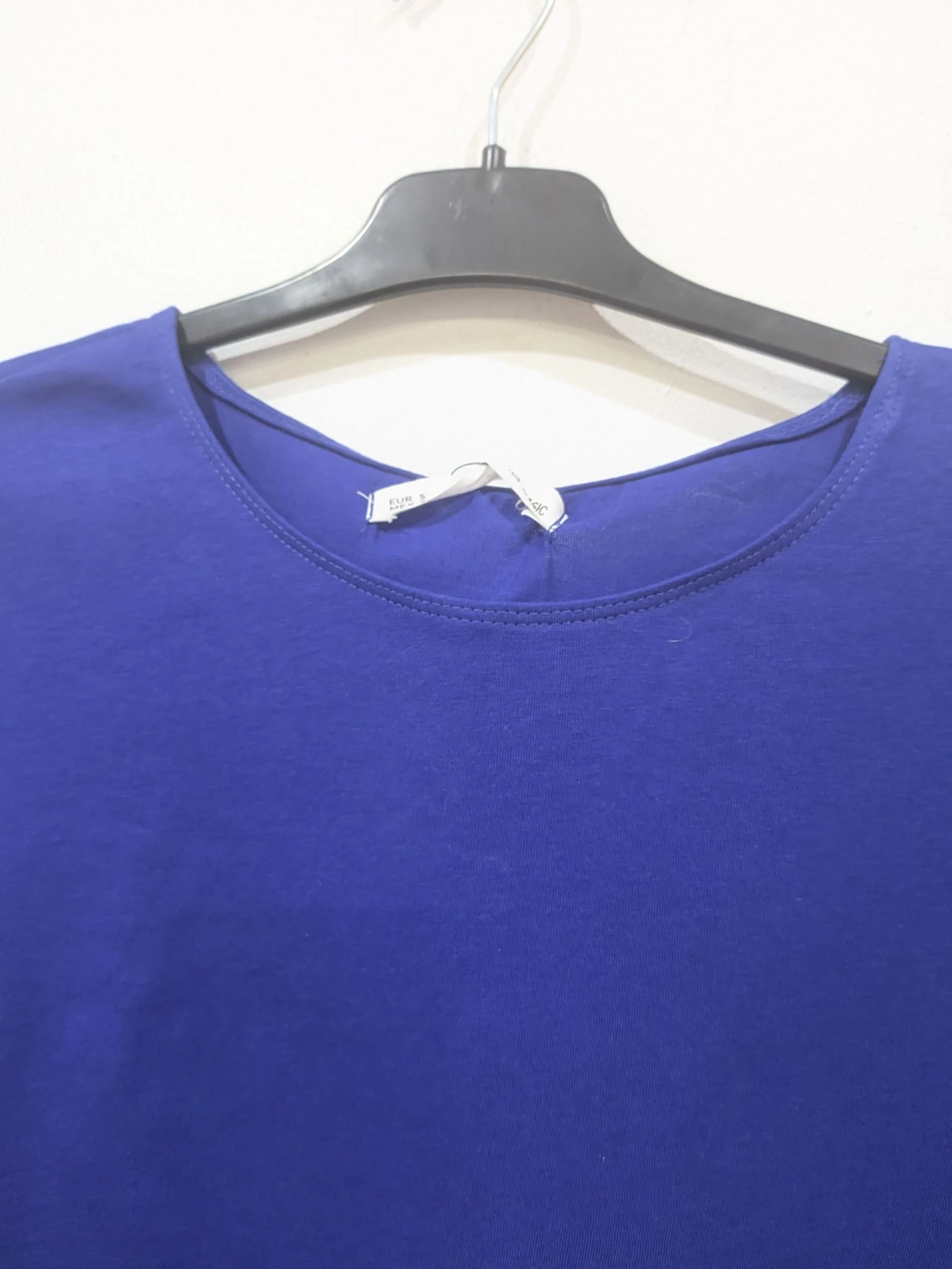 Camiseta Azul Eléctrico con Mangas de Volantes – Talla S de Sfera  – photo 7